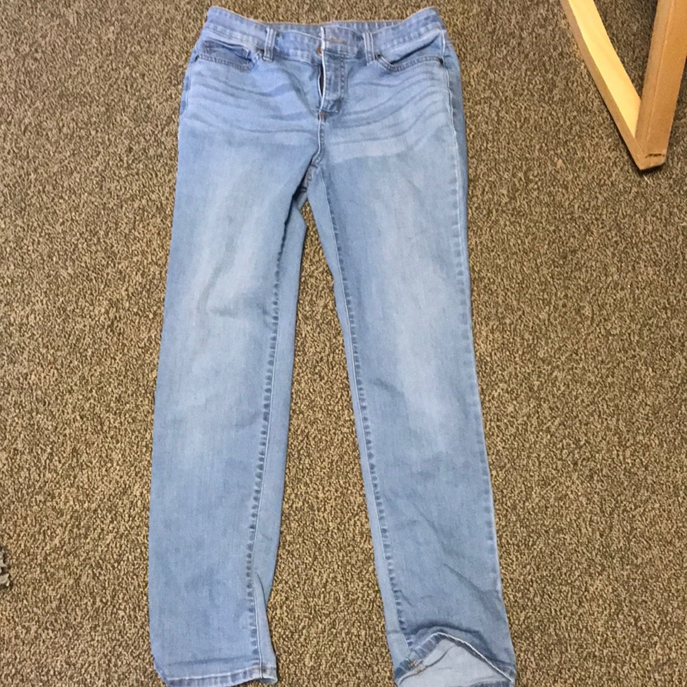 Straight leg blue jeans.